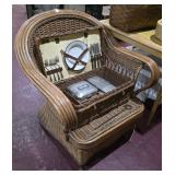 Vntg. Wicker, Picnic Basket & Chair>