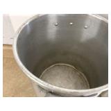 Cookware for deep frying turkeys