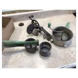 Hand press Manual device for applying pressure Fruit peeler Tool