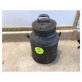 VINTAGE 1 GAL MILK CAN - COLLECTIBLES