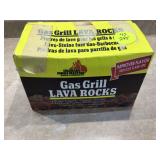Heat-retaining stones for even cooking
