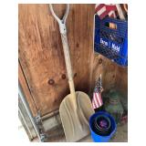 Scoop shovel 