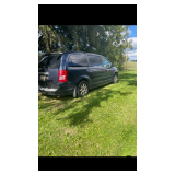 2008 Chrysler town and country runs and drives fender damaged