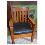 Oak Harden Mission arm chair w/label