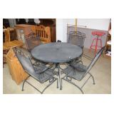 Patio Table 4 Chairs