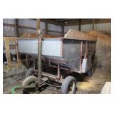 New Holland Gravity Wagon 