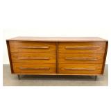 Lot 1126  Robsjohn Gibbings for Widdicomb Walnut 8 drawer Dresser, Walnut Long Handles, Brassed Aluminum Taper