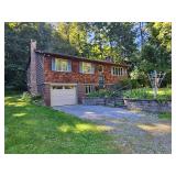 Country Home on 14 Acres of Woodland