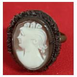 8 Shell Cameo Ring