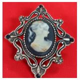 117 Vintage Cameo Brooch
