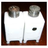 GE SALT PEPPER SET