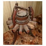 WAGON WHEEL HUB SMOKE STAND