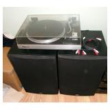 TURNTABLE & SPEAKERS